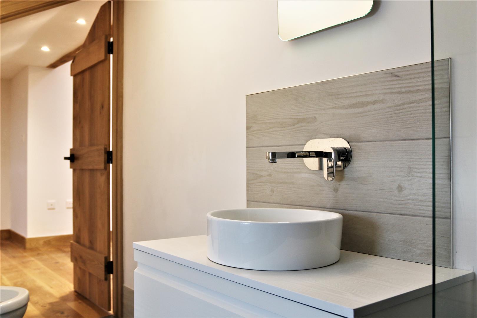 Barn Conversion Granary Cragg, Near to Ulverston